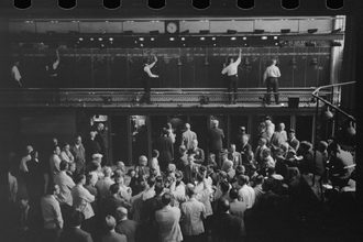 明尼阿波利斯谷物交易所交易大厅，1939年。
